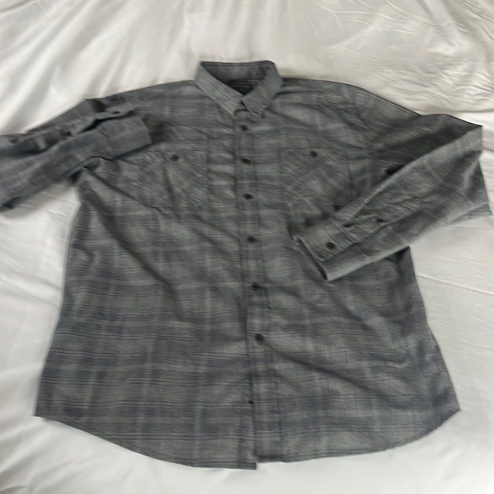 Men’s American Rag button up shirt XL